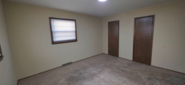 Photo - 2 Bedroom house! Great Location! $910