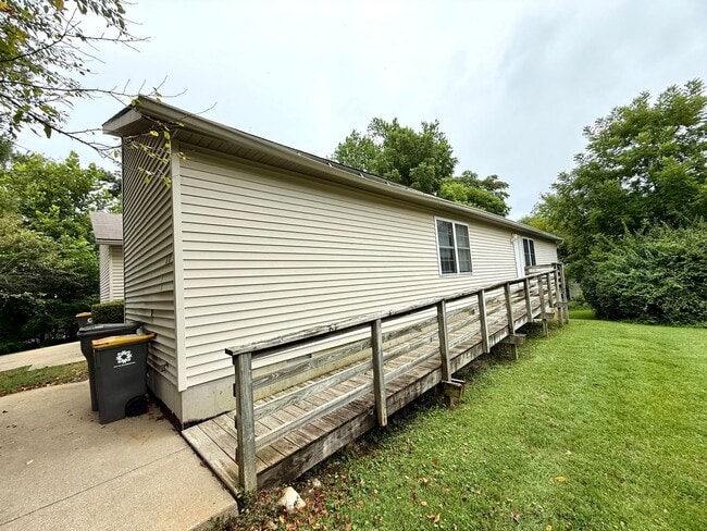 Building Photo - 3 Bedroom Available August 2025;  Monthly ... Rental