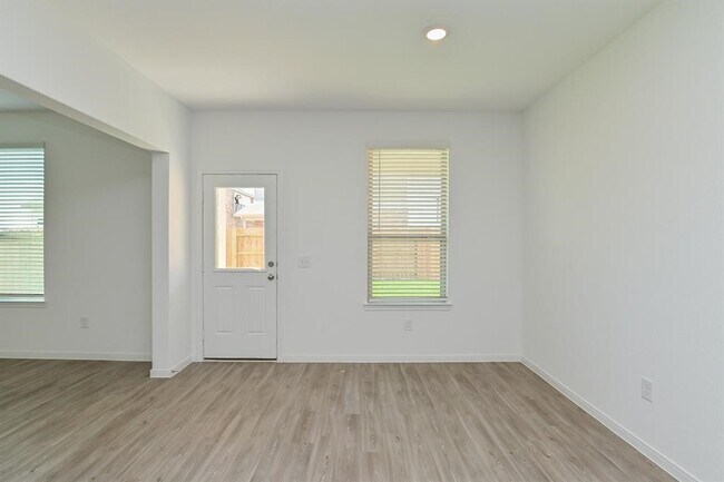 Photo - 1005 Greenshank Dr