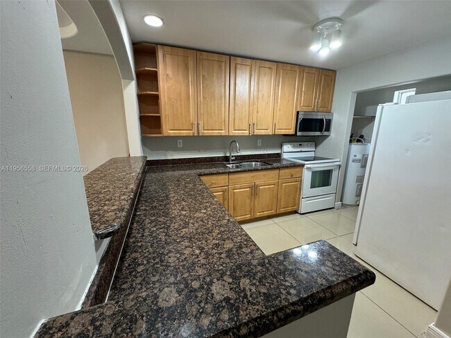 Photo - 8060 Fairview Dr Unidad 201