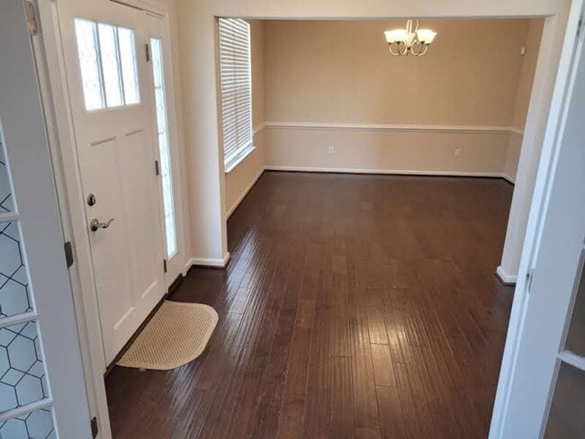 509 Ackerman Ln