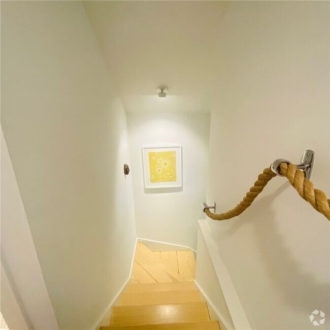 Building Photo - 77 Ashland Ave Rental