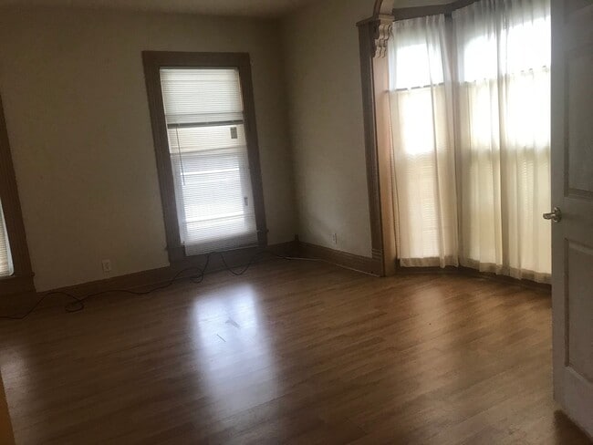 Photo - Downstairs unit....1 Bedroom 1 Bath Unidad 641 Apt. 1