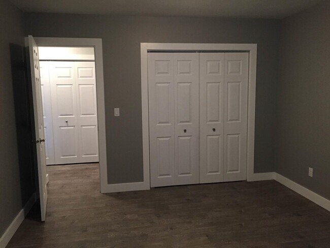 Photo - 10303-10397 97 Ave