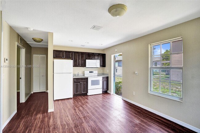 727 22nd St Unidad B