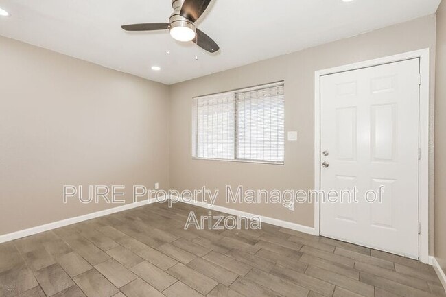 Building Photo - 100 W Gary Dr Unit C