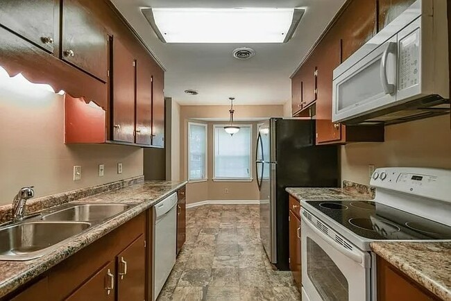 Photo - 205 Bob White Ave