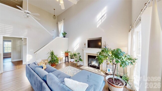 Photo - 447 Fawnbrook Ln