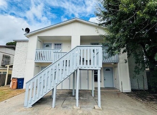 Building Photo - 10100 Brownie Dr Rental