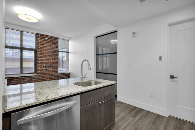 The Riverside - The Residences at Barnett