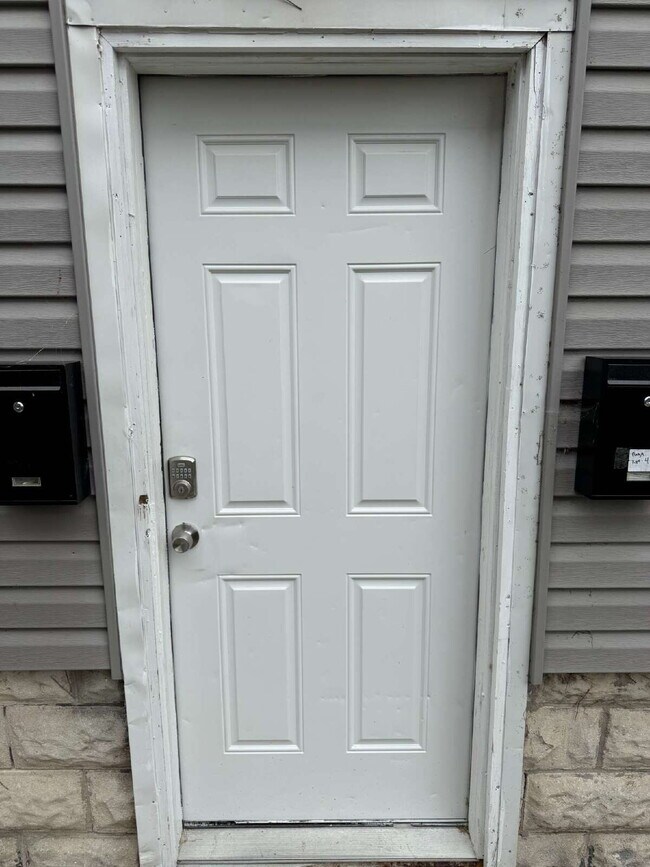 Photo - Spacious 2-Bedroom Apartment in Chicago He...