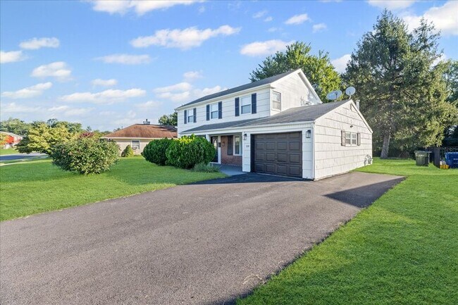 Photo - 114 Millbrook Dr