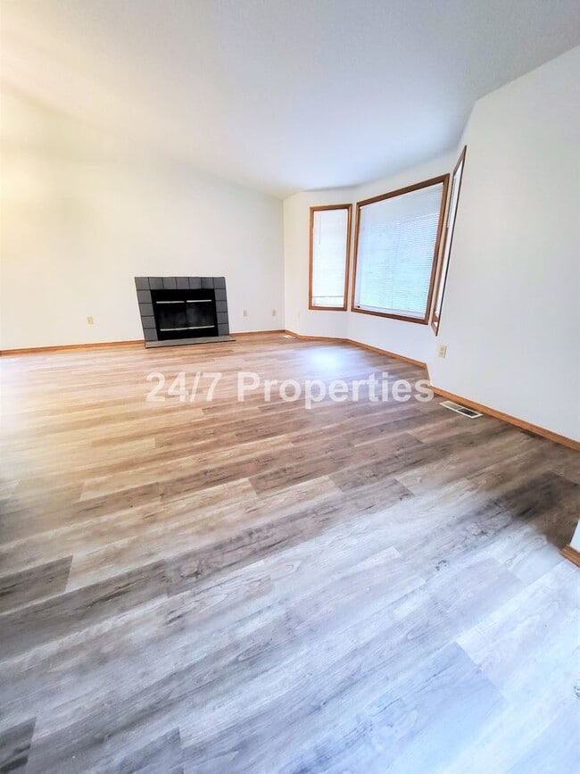 Photo - Updated 3BD | 2BA Home with Garage & Large Deck - Hillsboro