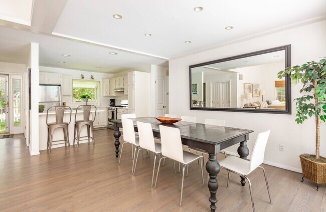 Photo - 25 High Point Rd