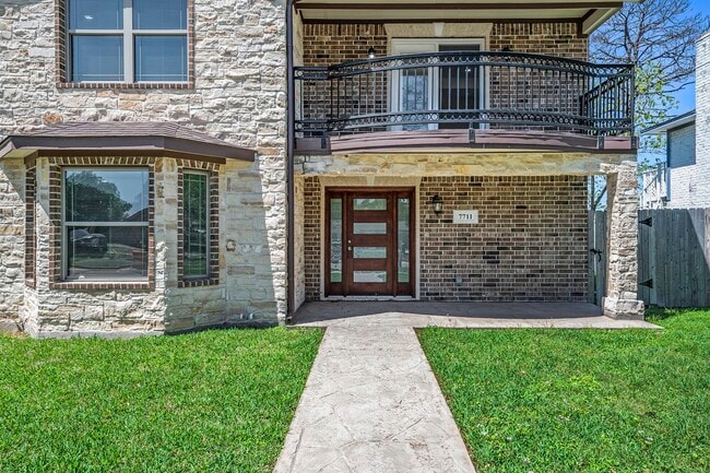 Photo - 7711 Antoine Dr