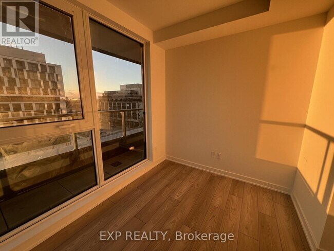 Photo - 1007 The Queensway Unité 625