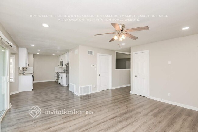 Photo - 212 W 5th St