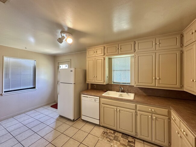 Photo - 4310 31st St