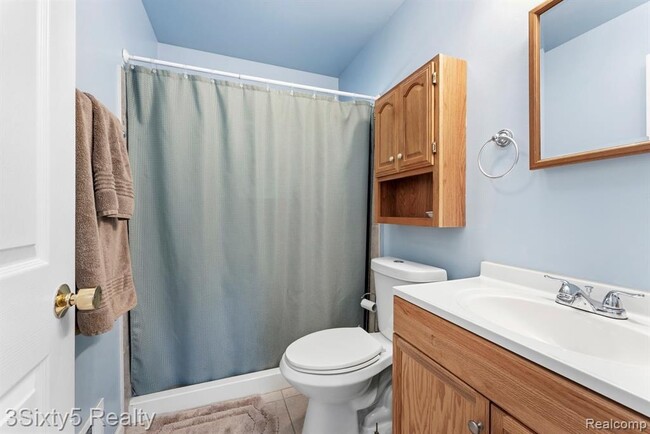 Photo - 5048 Glenis St