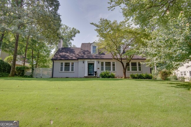 Photo - 1996 Lyle Ave