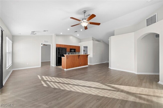 Photo - 2805 66th St W