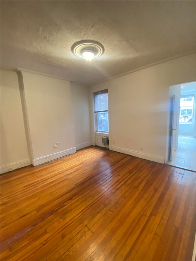 Photo - 112 14th St Unit 7