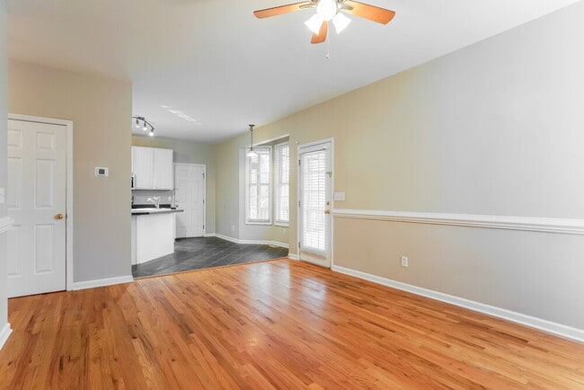 Photo - 512 Waterford Dr