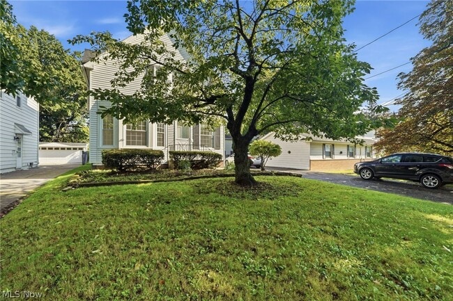Building Photo - 22955 Fairmount Blvd