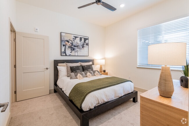 1 BR, 1 BA