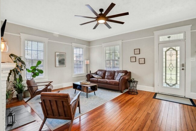 Photo - 1104 Lasalle St