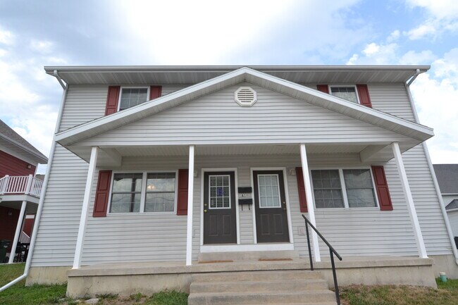 Building Photo - 610 S Sixth St
