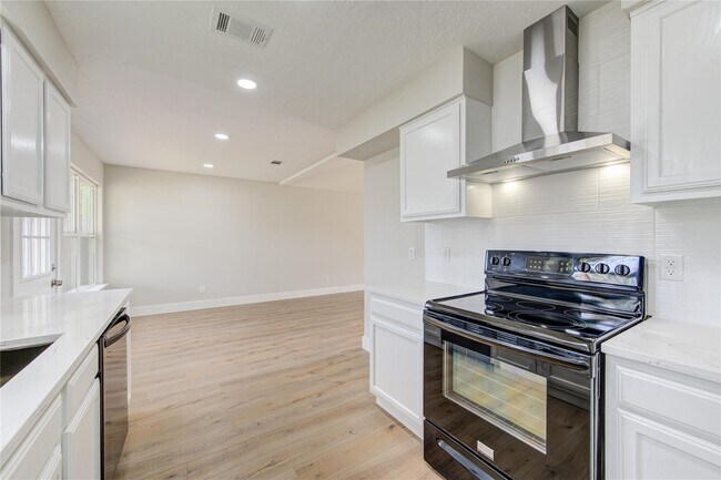Photo - 328 Meadow Wood Ct
