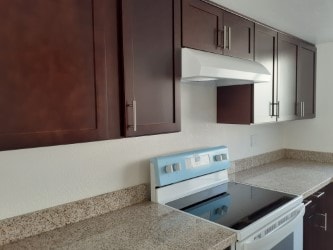 Photo - 350 Lynn Ave