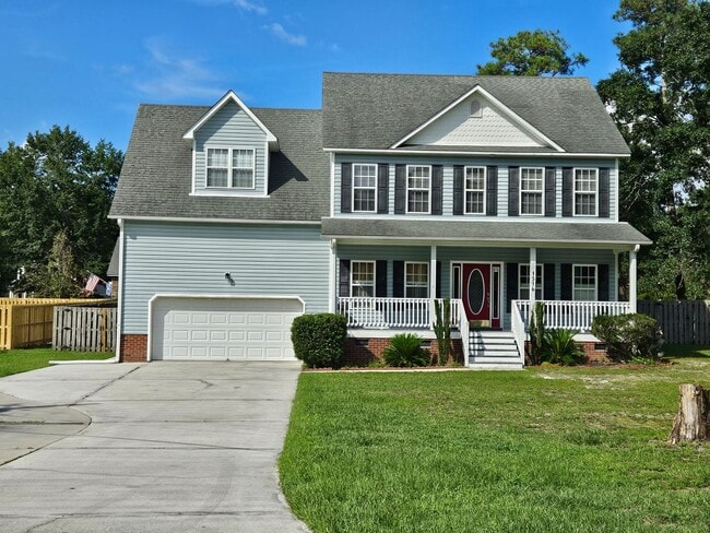Building Photo - Beautiful unfurnished 4 bedroom, 2.5 bath ... Rental