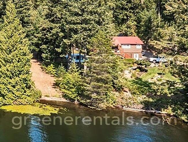 Photo - Charming Lake Front Apartment on Anderson ...