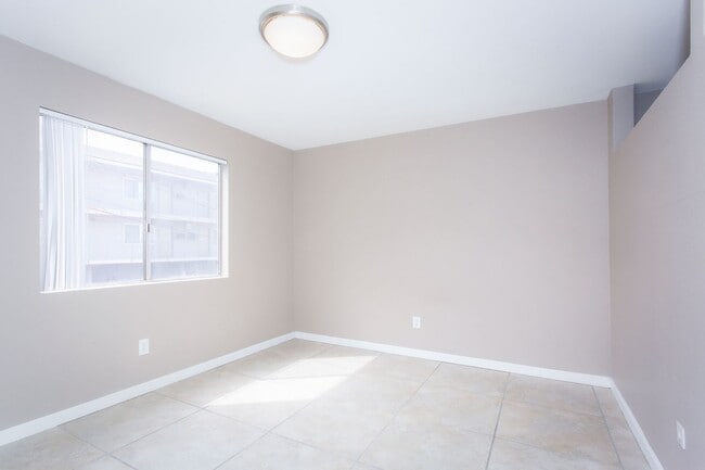 Photo - 8TH STREET APARTMENTS Unidad 21