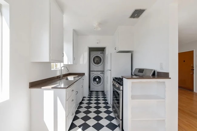 Photo - 2001 N Alvarado St Unidad 2001