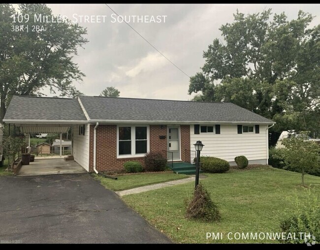 Building Photo - 3 Bedroom 2 bath with large basement. Rental