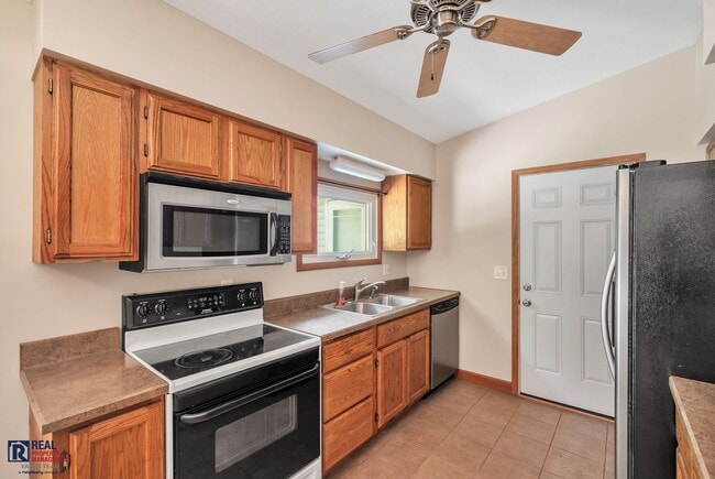 2200 Gary Dr