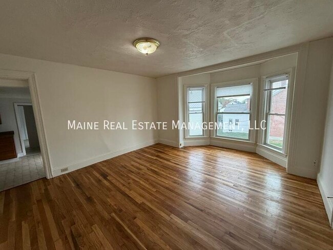 Building Photo - 329 Union St Unit 3 Rental
