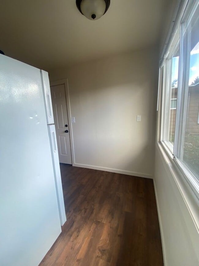 Photo - Newly Remodeled 1 Bedroom Apartment! Unit 07