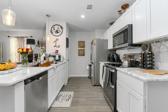 Photo - 845 Sugartree Dr