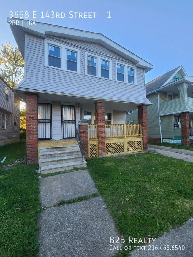 Building Photo - 3658 E 143rd St Unit 1