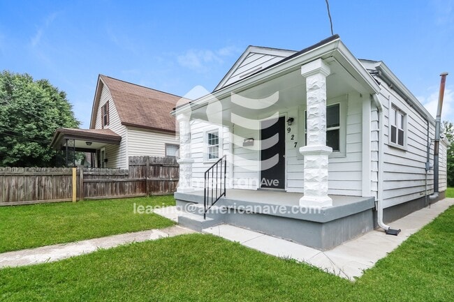 Photo - 927 W Whitney Ave