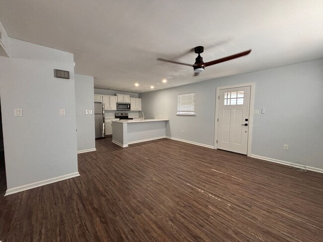 Building Photo - 4th Street Duplex Unit A