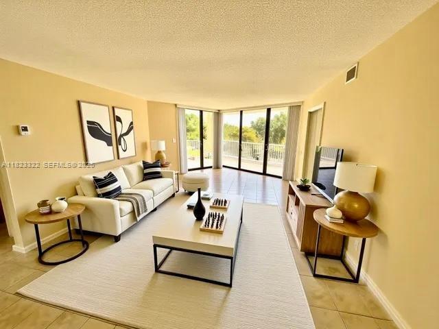 Photo - 1000 Quayside Terrace Unidad 410