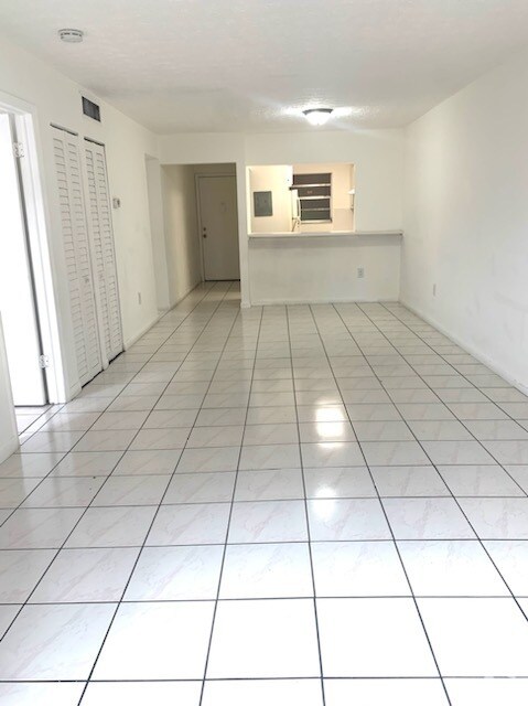 Building Photo - 6055 W 19th Ave Unit 218 Rental