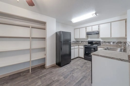 Kitchen - Fairview Oaks Woods