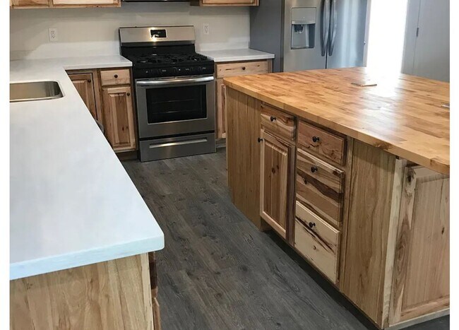 Photo - 3-bedroom, 2.5-bathroom HOME FOR RENT!