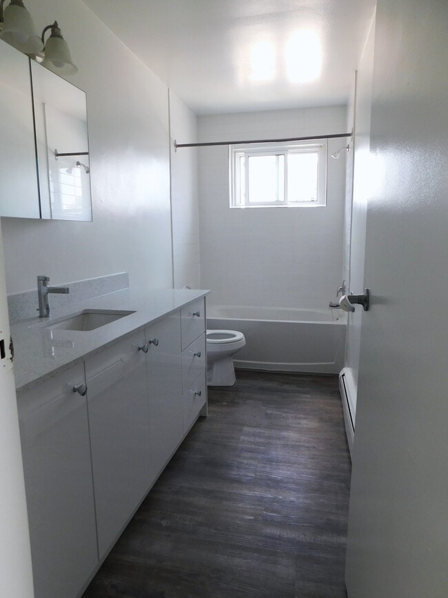 Salle de bain - 295 Home St